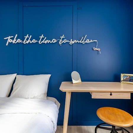 Le 17 Madeleine Apartment Besancon Bagian luar foto