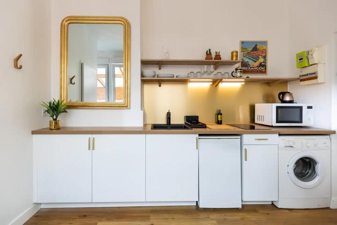 Le 17 Madeleine Apartment Besancon Bagian luar foto