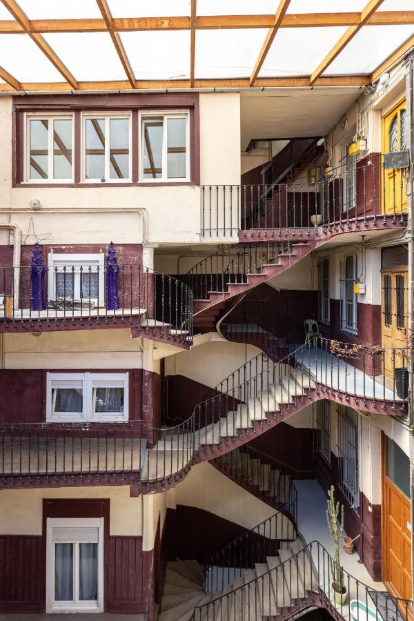 Le 17 Madeleine Apartment Besancon Bagian luar foto