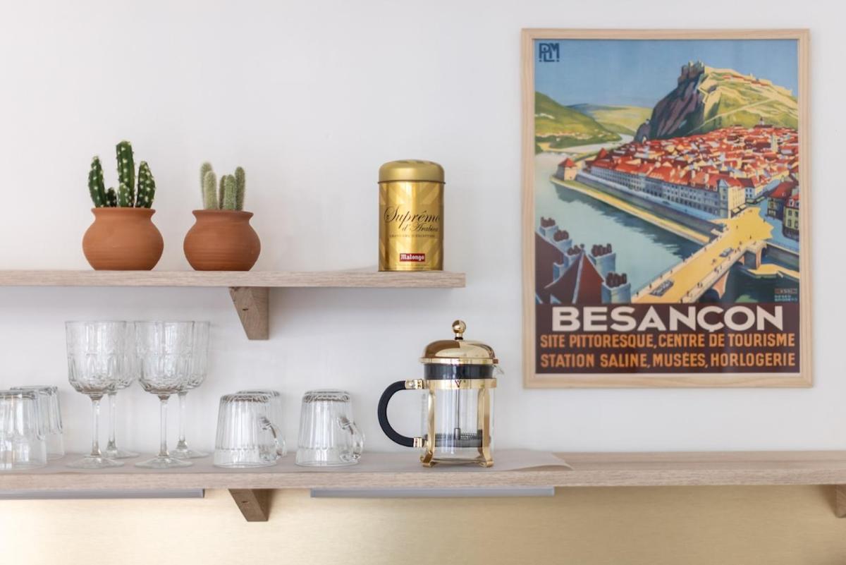 Le 17 Madeleine Apartment Besancon Bagian luar foto