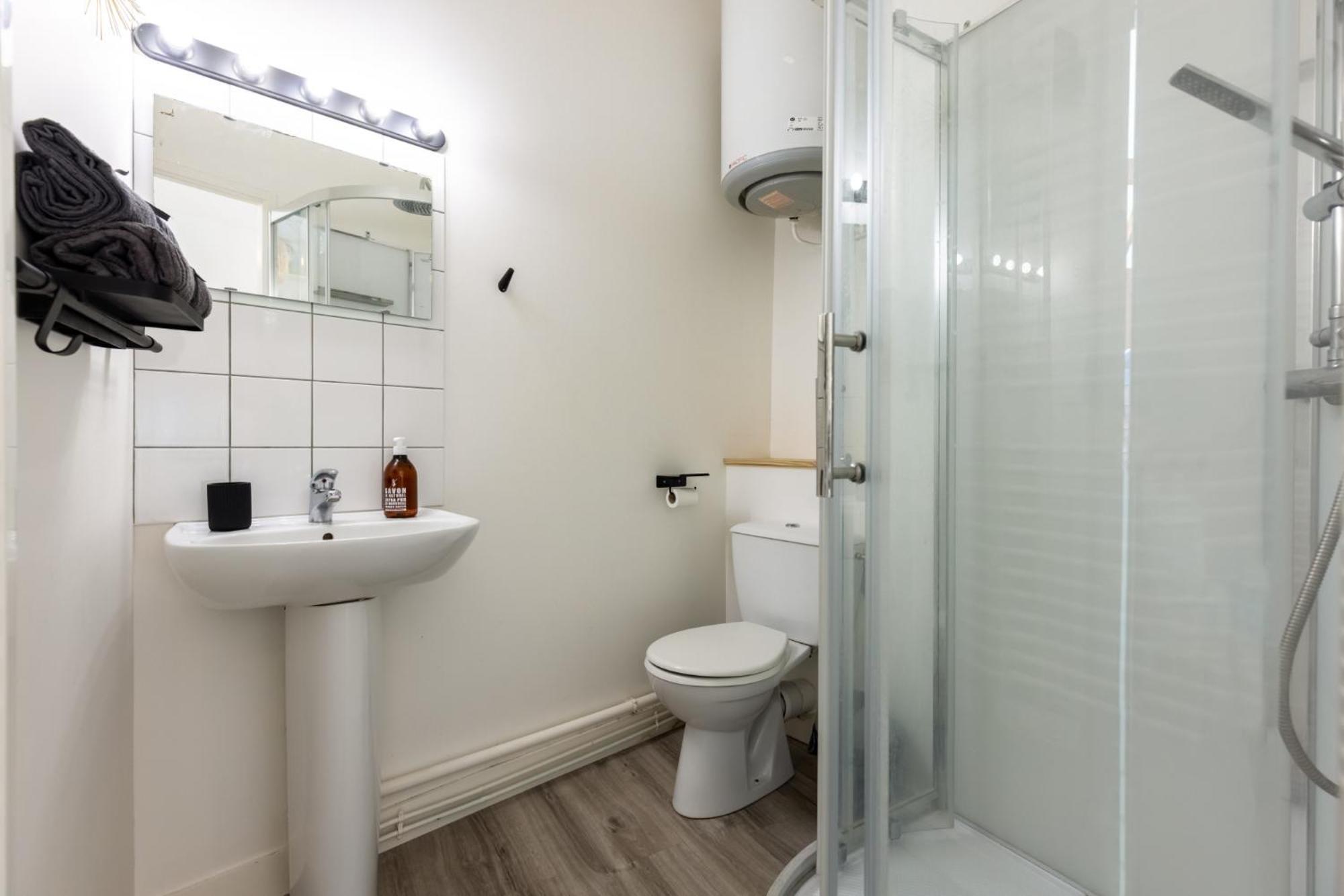 Le 17 Madeleine Apartment Besancon Bagian luar foto